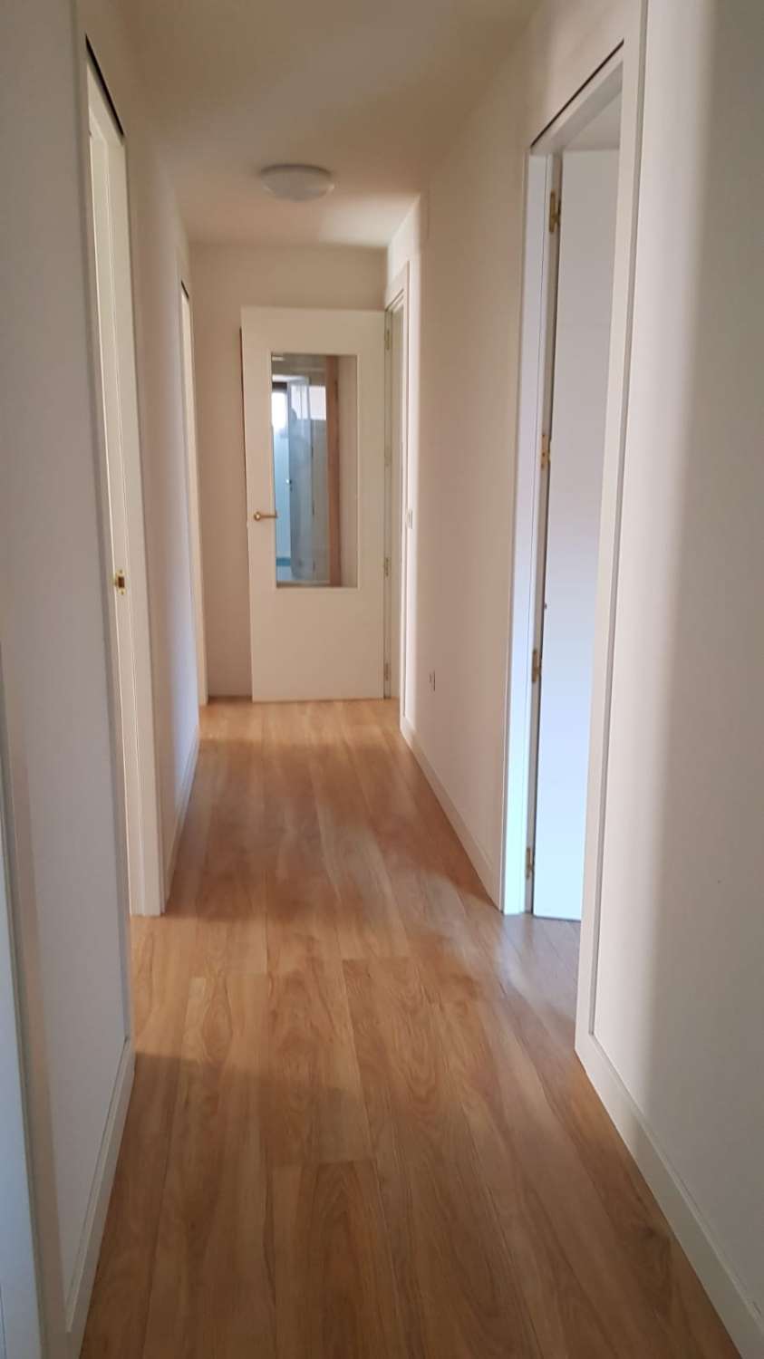 LARGA TEMPORADA SE ALQUILA MAGNIFICO APARTAMENTO EN UN COMPLEJO LUJO EN BENALMADENA