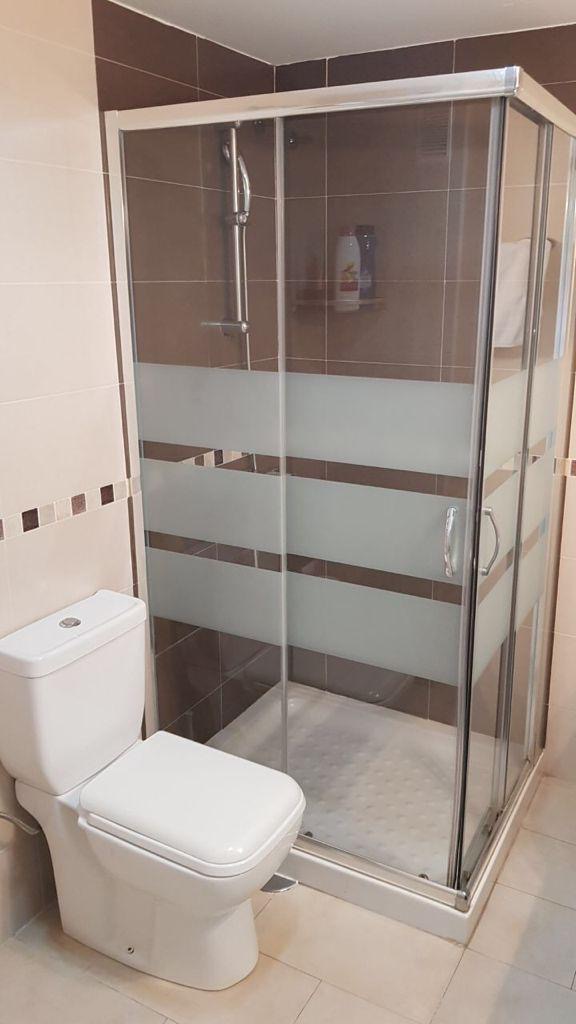 Se alquila precioso apartamento desde ahora hasta 30.6.26 y desde 01/09/2026 hasta 30/06/2027 en Benalbeach (Benalmádena)