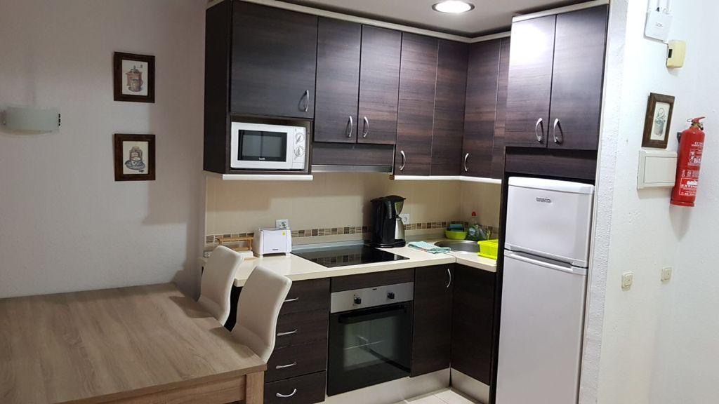 Se alquila precioso apartamento desde ahora hasta 30.6.26 y desde 01/09/2026 hasta 30/06/2027 en Benalbeach (Benalmádena)