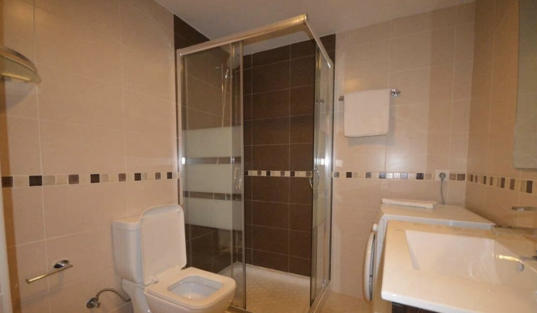 Se alquila precioso apartamento desde ahora hasta 30.6.26 y desde 01/09/2026 hasta 30/06/2027 en Benalbeach (Benalmádena)