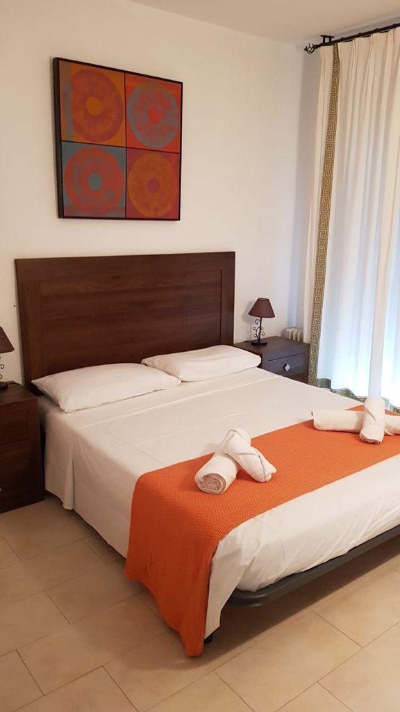Se alquila precioso apartamento desde ahora hasta 30.6.26 y desde 01/09/2026 hasta 30/06/2027 en Benalbeach (Benalmádena)