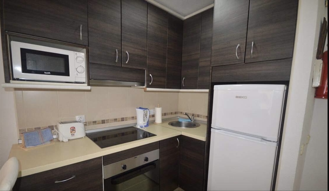 Se alquila precioso apartamento desde ahora hasta 30.6.26 y desde 01/09/2026 hasta 30/06/2027 en Benalbeach (Benalmádena)