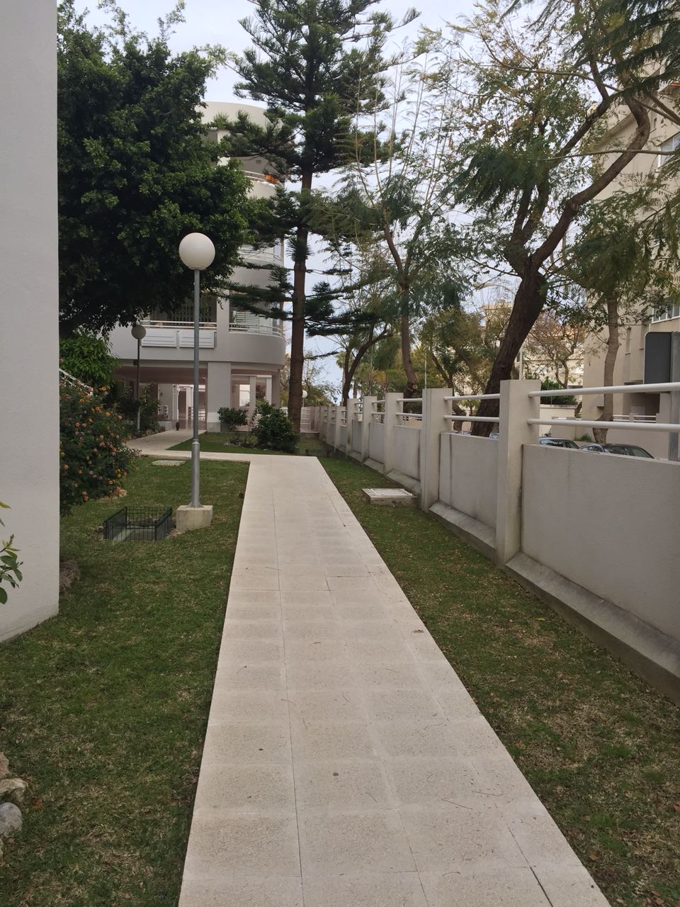 SE ALQUILA  HASTA 30/06/2026 Y DESDE 1.9.26- 30.6.27 BONITO APARTAMENTO EN CENTRO DE LA CARIHUELA (TORREMOLINOS)