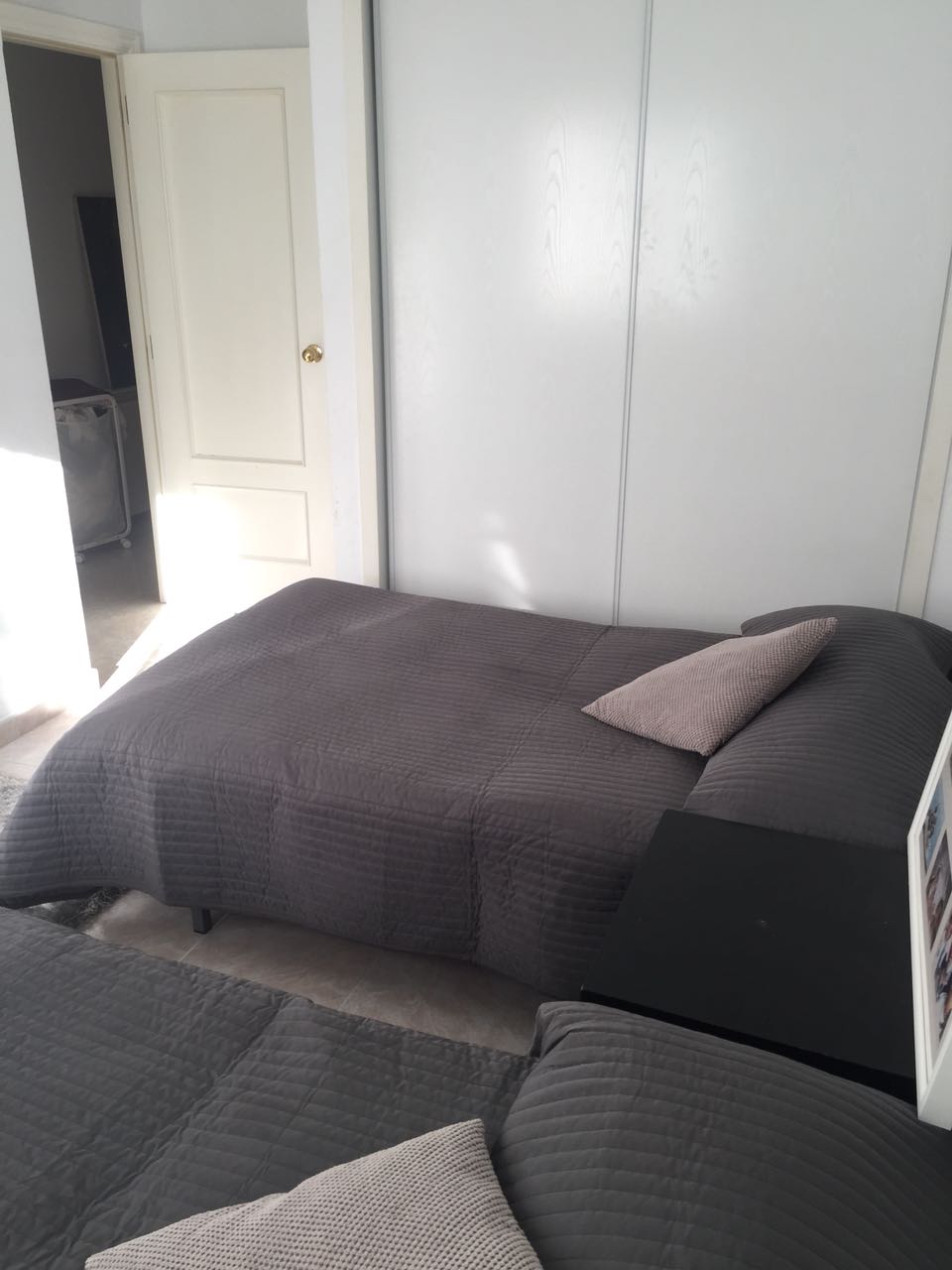 SE ALQUILA  HASTA 30/06/2026 Y DESDE 1.9.26- 30.6.27 BONITO APARTAMENTO EN CENTRO DE LA CARIHUELA (TORREMOLINOS)