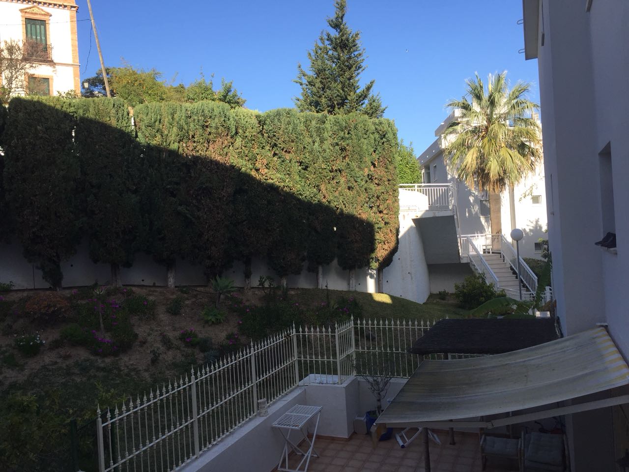 SE ALQUILA  HASTA 30/06/2026 Y DESDE 1.9.26- 30.6.27 BONITO APARTAMENTO EN CENTRO DE LA CARIHUELA (TORREMOLINOS)