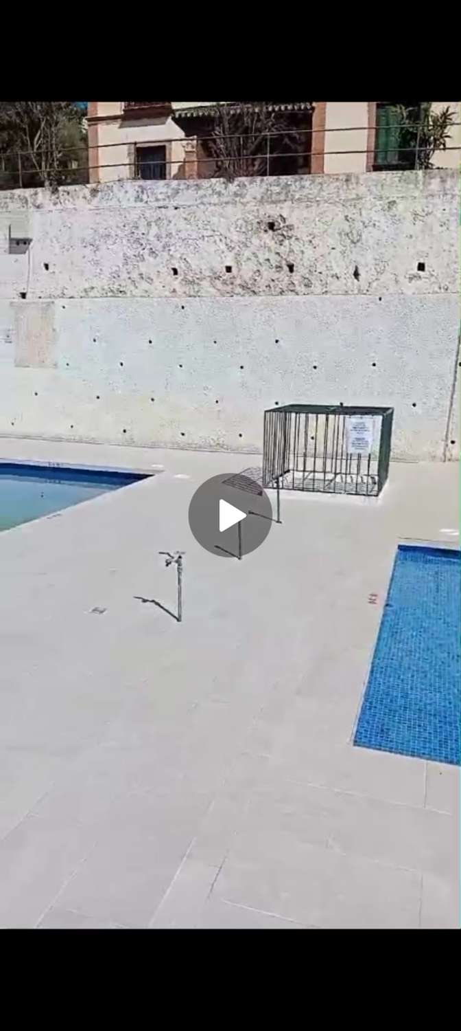 SE ALQUILA  HASTA 30/06/2026 Y DESDE 1.9.26- 30.6.27 BONITO APARTAMENTO EN CENTRO DE LA CARIHUELA (TORREMOLINOS)