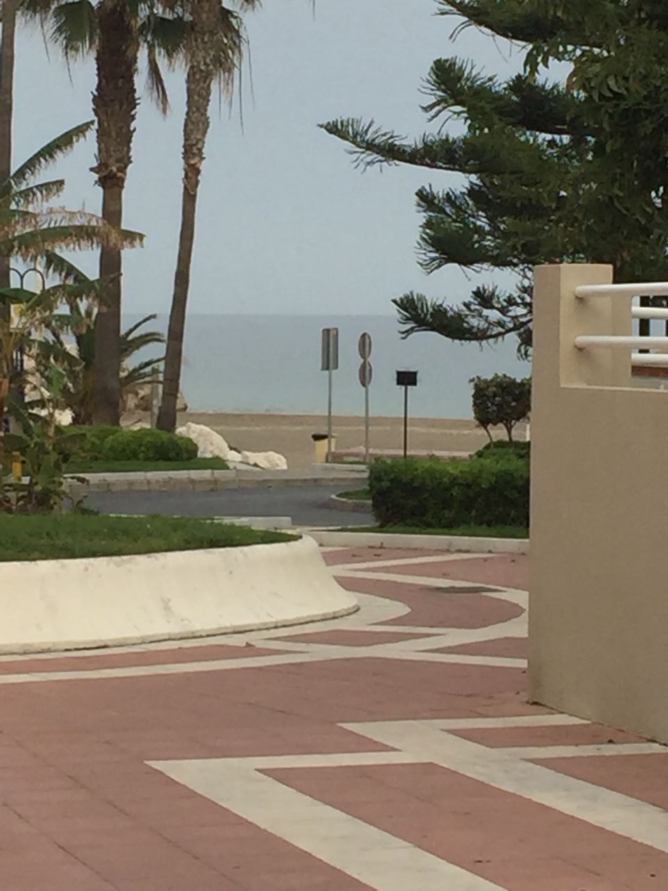 SE ALQUILA  HASTA 30/06/2026 Y DESDE 1.9.26- 30.6.27 BONITO APARTAMENTO EN CENTRO DE LA CARIHUELA (TORREMOLINOS)