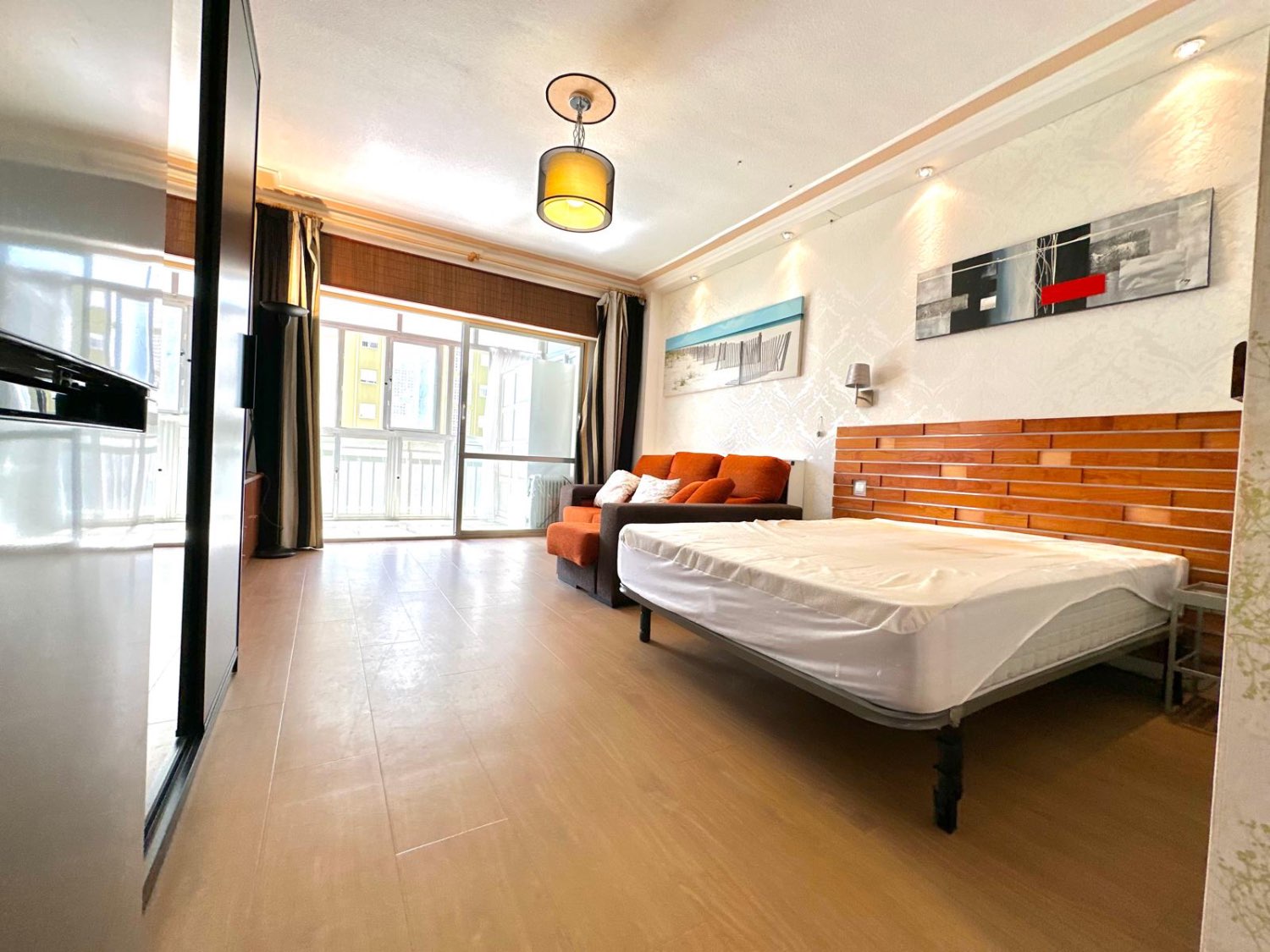 Vakkert møblert studio til salgs i Torremolinos