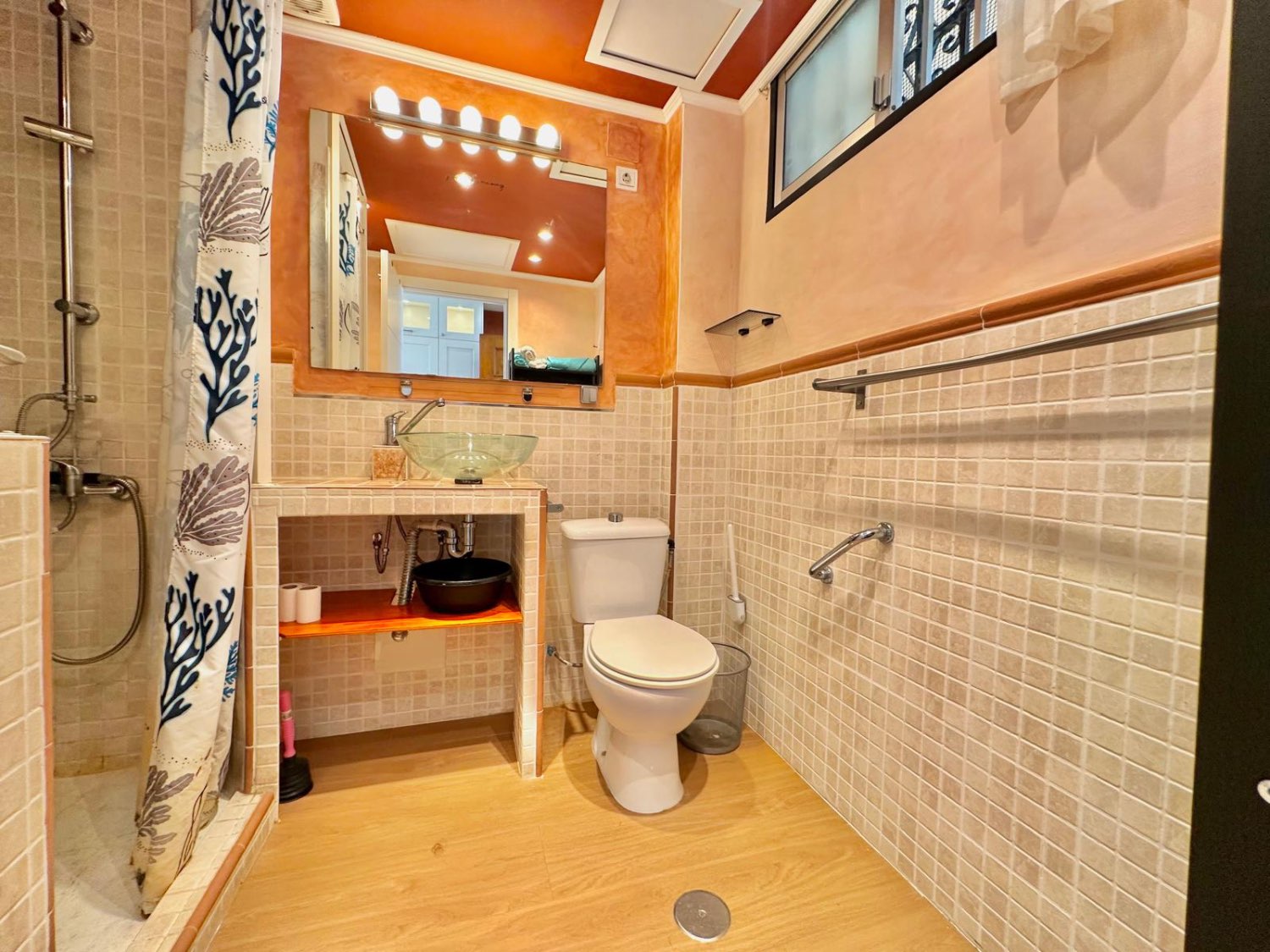 Vakkert møblert studio til salgs i Torremolinos