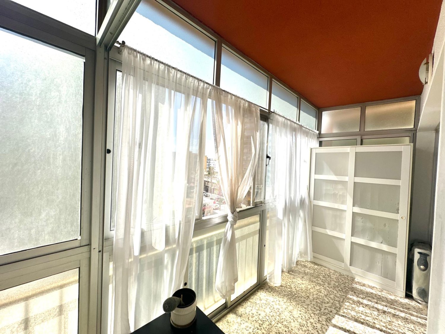 Vakkert møblert studio til salgs i Torremolinos