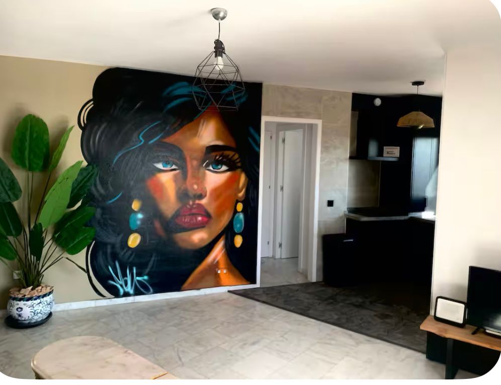 MEDIA TEMPORADA SE ALQUILA HASTA15.5.26 Y DESDE01/09/2026-30/06/2027  BONITO CHALET PAREADO CON VISTAS AL MAR EN BENALMADENA