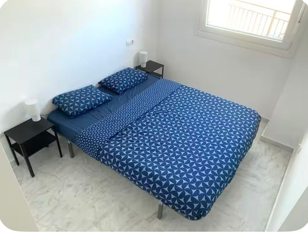 MEDIA TEMPORADA SE ALQUILA HASTA15.5.26 Y DESDE01/09/2026-30/06/2027  BONITO CHALET PAREADO CON VISTAS AL MAR EN BENALMADENA