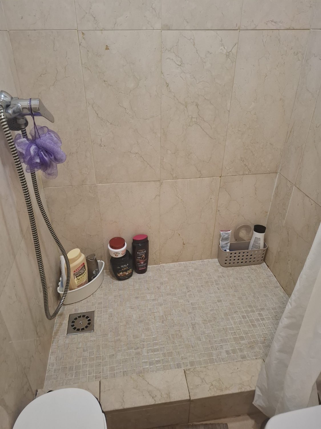 Se alquila MEDIA TEMPORADA desde ahora hasta 30/6/2026 Y DESDE01/09/2026 - 30/06/2027  bonito apartamento en Benalmádena Costa a 150 metros de la playa