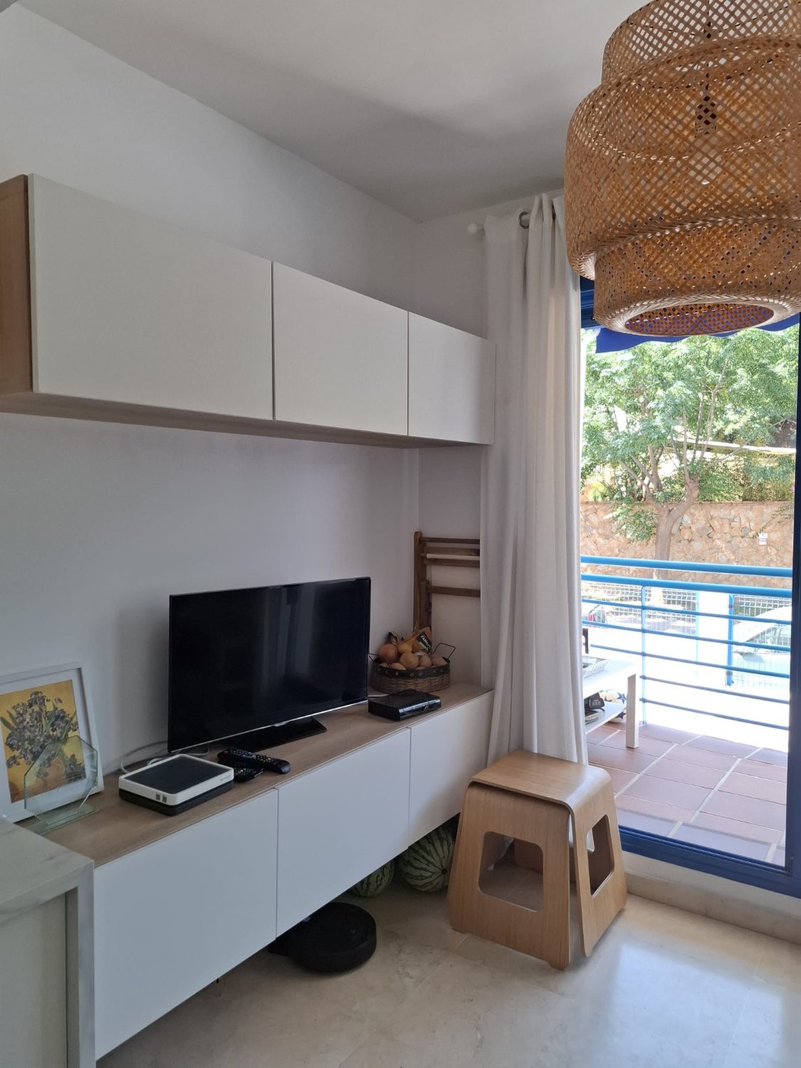 Se alquila MEDIA TEMPORADA desde ahora hasta 30/6/2026 Y DESDE01/09/2026 - 30/06/2027  bonito apartamento en Benalmádena Costa a 150 metros de la playa