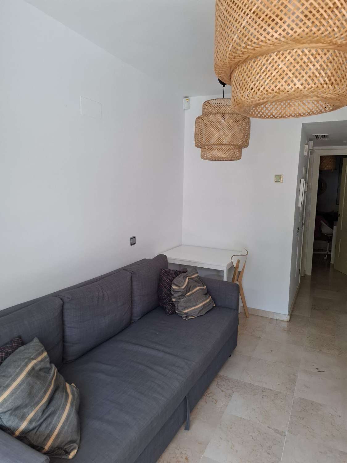 Se alquila MEDIA TEMPORADA desde ahora hasta 30/6/2026 Y DESDE01/09/2026 - 30/06/2027  bonito apartamento en Benalmádena Costa a 150 metros de la playa