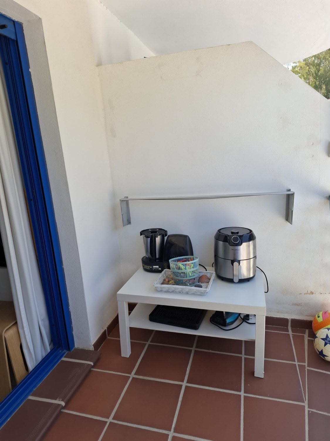 Se alquila MEDIA TEMPORADA desde ahora hasta 30/6/2026 Y DESDE01/09/2026 - 30/06/2027  bonito apartamento en Benalmádena Costa a 150 metros de la playa