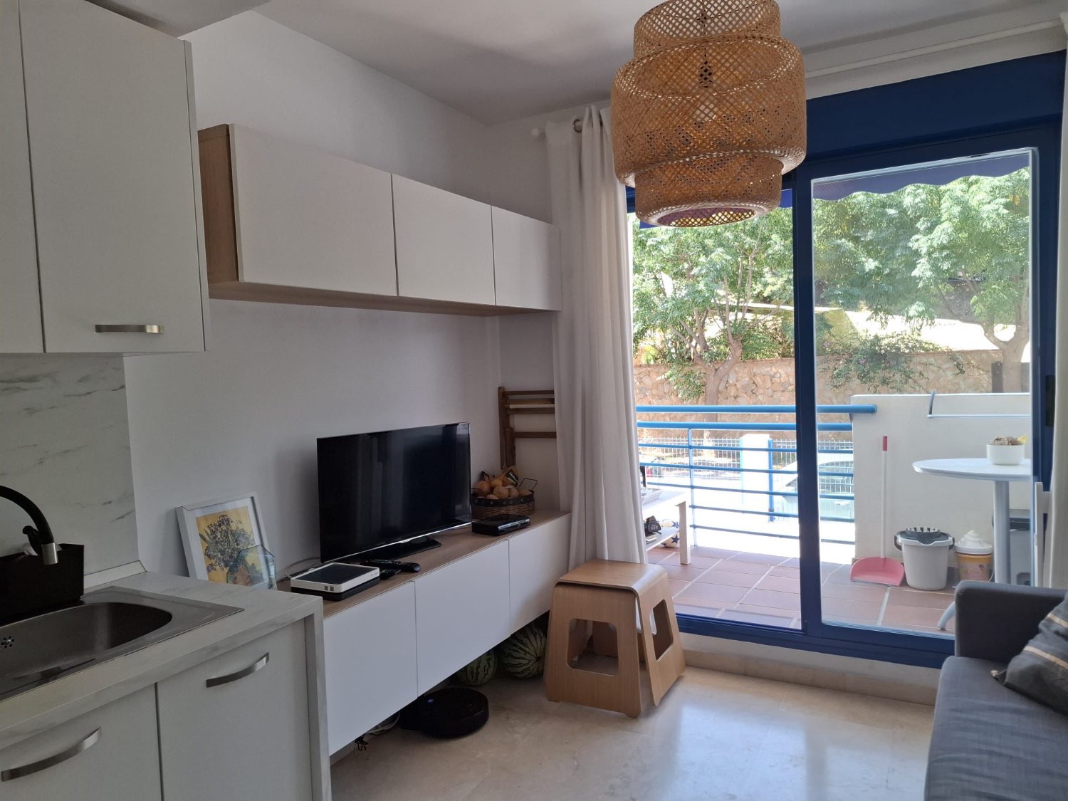 Se alquila MEDIA TEMPORADA desde ahora hasta 30/6/2026 Y DESDE01/09/2026 - 30/06/2027  bonito apartamento en Benalmádena Costa a 150 metros de la playa