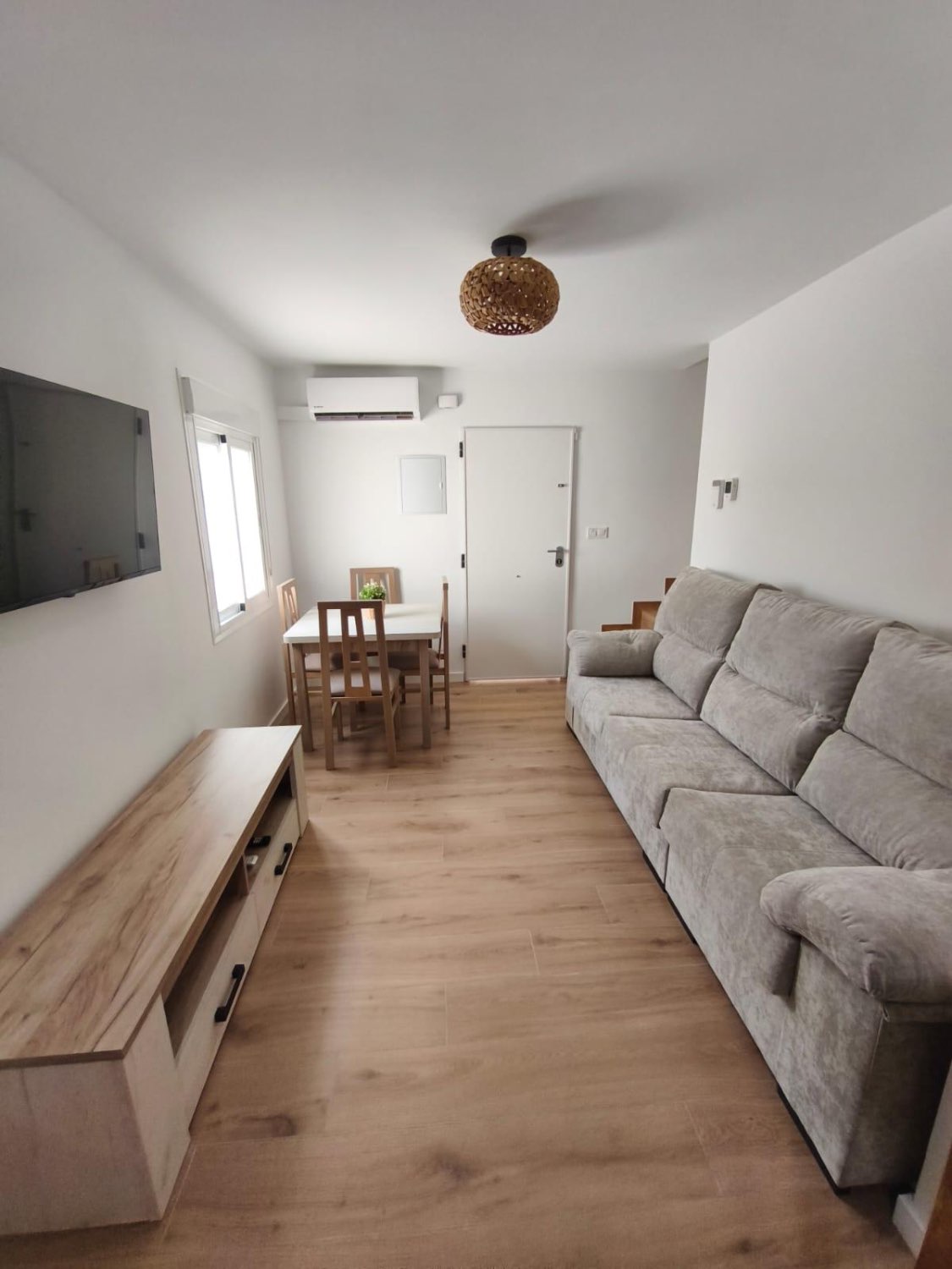 Media Temporada . Se alquila HASTA 30.6.26 Y DESDE 01/09/2026 - 30/06/2027 bonita casa  en centro de Fuengirola