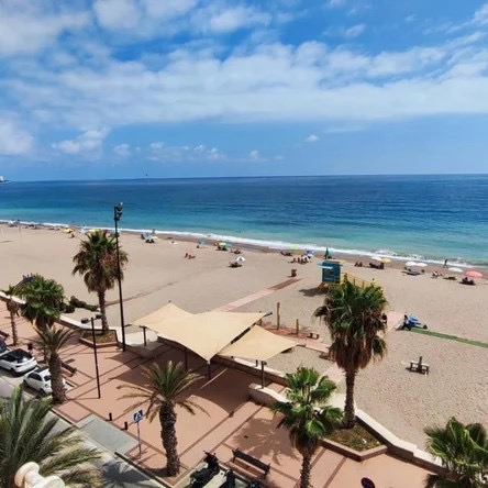 Media Temporada. Se alquila de 1.9.26-30.6.27 bonito apartamento con vistas al mar en 1ª linea  en zona Carvajal (Fuengirola)