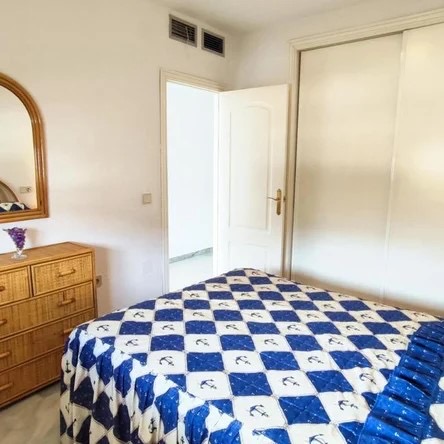 Media Temporada. Se alquila de 1.9.26-30.6.27 bonito apartamento con vistas al mar en 1ª linea  en zona Carvajal (Fuengirola)