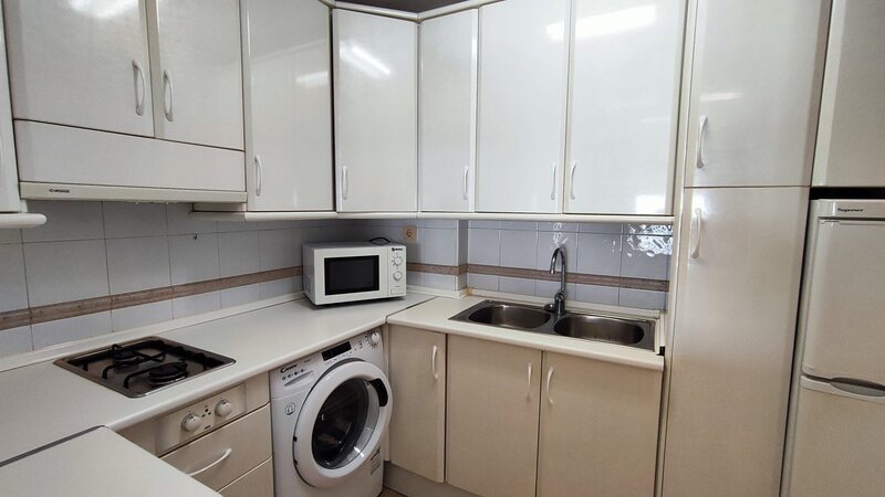 Media Temporada. Se alquila de 1.9.26-30.6.27 bonito apartamento con vistas al mar en 1ª linea  en zona Carvajal (Fuengirola)