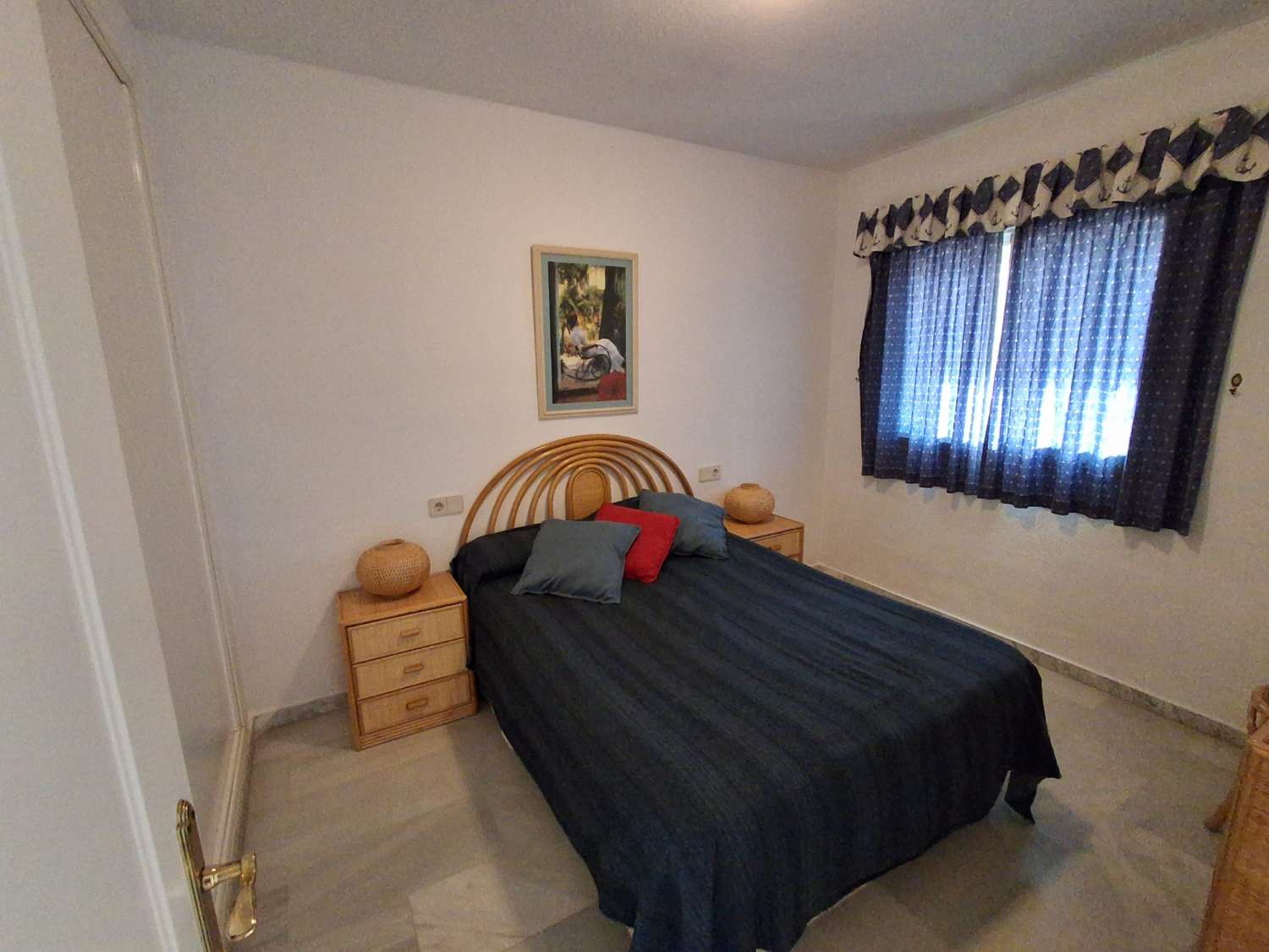 Media Temporada. Se alquila de 1.9.26-30.6.27 bonito apartamento con vistas al mar en 1ª linea  en zona Carvajal (Fuengirola)