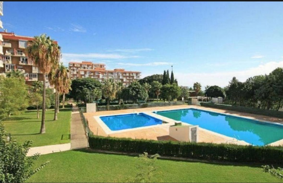 SE ALQUILA DESDE AHORA HASTA 30.6.26 BONITO ESTUDIO CON VISTAS AL MAR EN ARROYO DE LA MIEL (BENALMADENA)