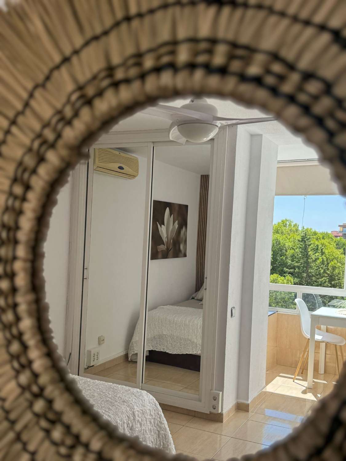 SE ALQUILA DESDE AHORA HASTA 30.6.26 BONITO ESTUDIO CON VISTAS AL MAR EN ARROYO DE LA MIEL (BENALMADENA)