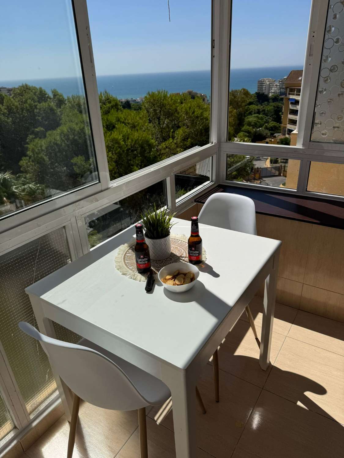 SE ALQUILA DESDE AHORA HASTA 30.6.26 BONITO ESTUDIO CON VISTAS AL MAR EN ARROYO DE LA MIEL (BENALMADENA)