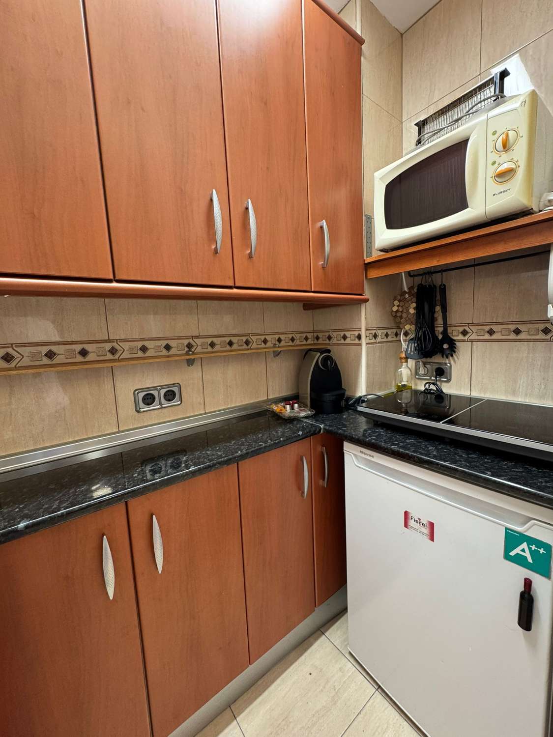 SE ALQUILA DESDE AHORA HASTA 30.6.26 BONITO ESTUDIO CON VISTAS AL MAR EN ARROYO DE LA MIEL (BENALMADENA)