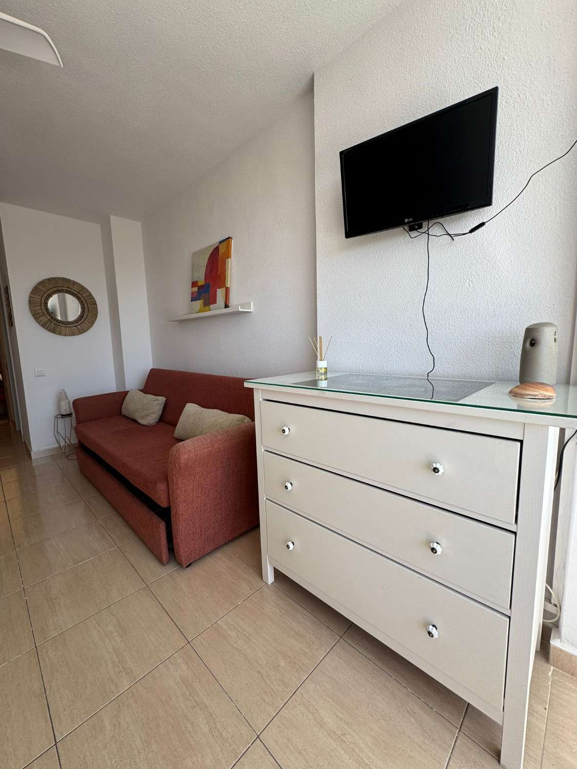 SE ALQUILA DESDE AHORA HASTA 30.6.26 BONITO ESTUDIO CON VISTAS AL MAR EN ARROYO DE LA MIEL (BENALMADENA)