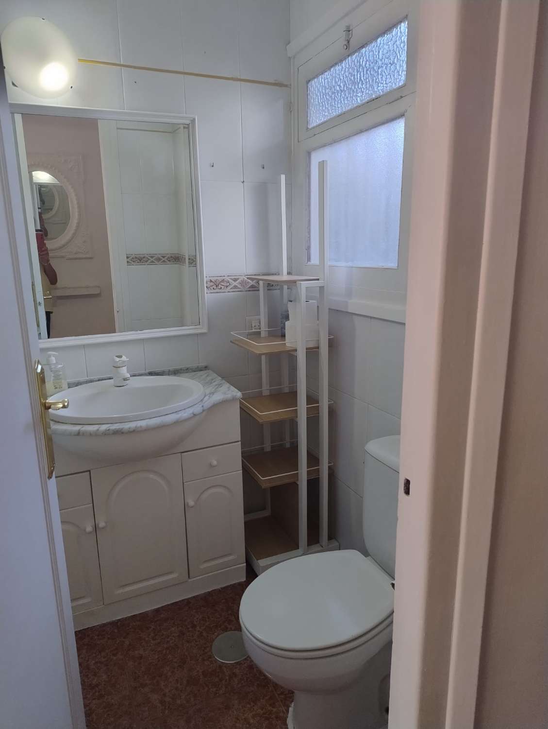 SE ALQUILA DESDE AHORA HASTA 30.6.26 APARTAMENTO EN CENTRO DE FUENGIROLA
