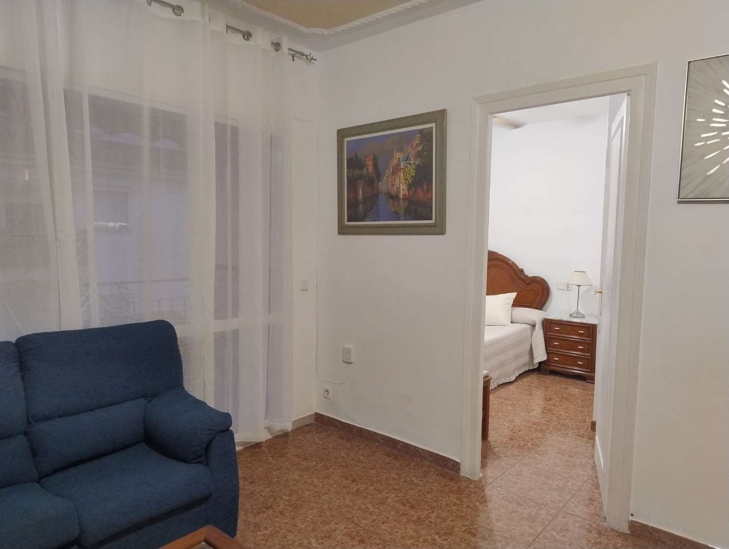 SE ALQUILA DESDE AHORA HASTA 30.6.26 APARTAMENTO EN CENTRO DE FUENGIROLA