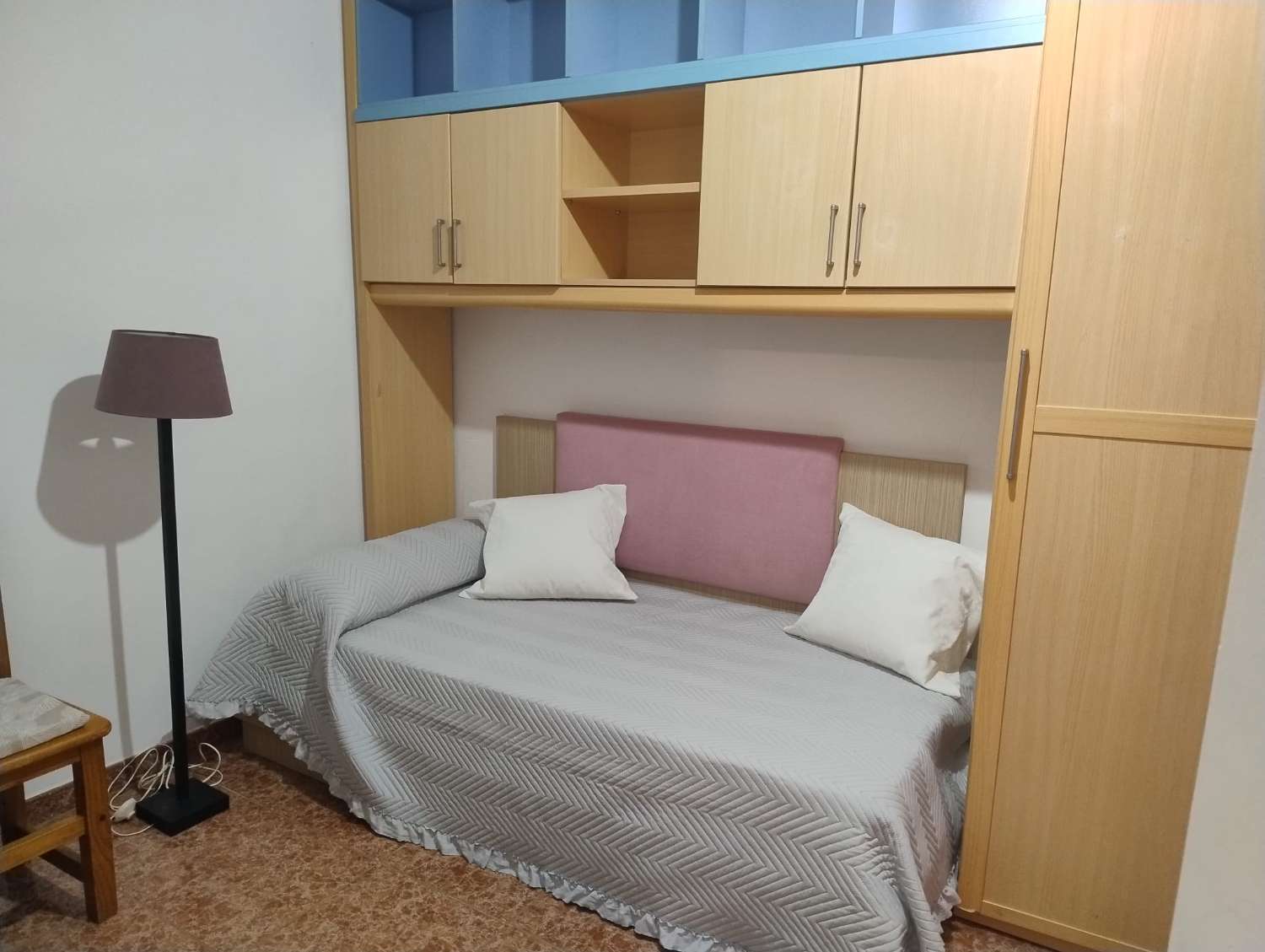 SE ALQUILA DESDE AHORA HASTA 30.6.26 APARTAMENTO EN CENTRO DE FUENGIROLA