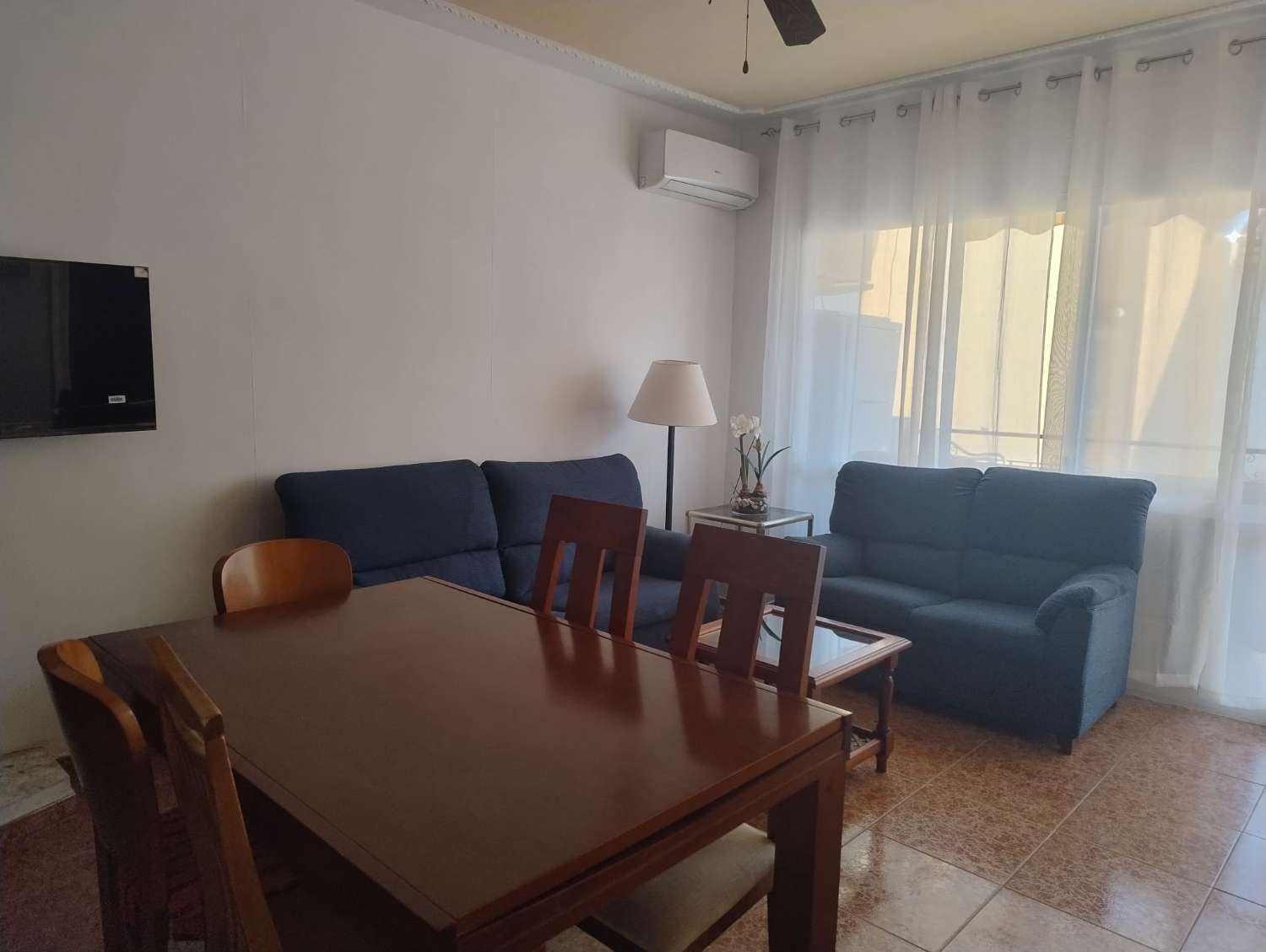 SE ALQUILA DESDE AHORA HASTA 30.6.26 APARTAMENTO EN CENTRO DE FUENGIROLA