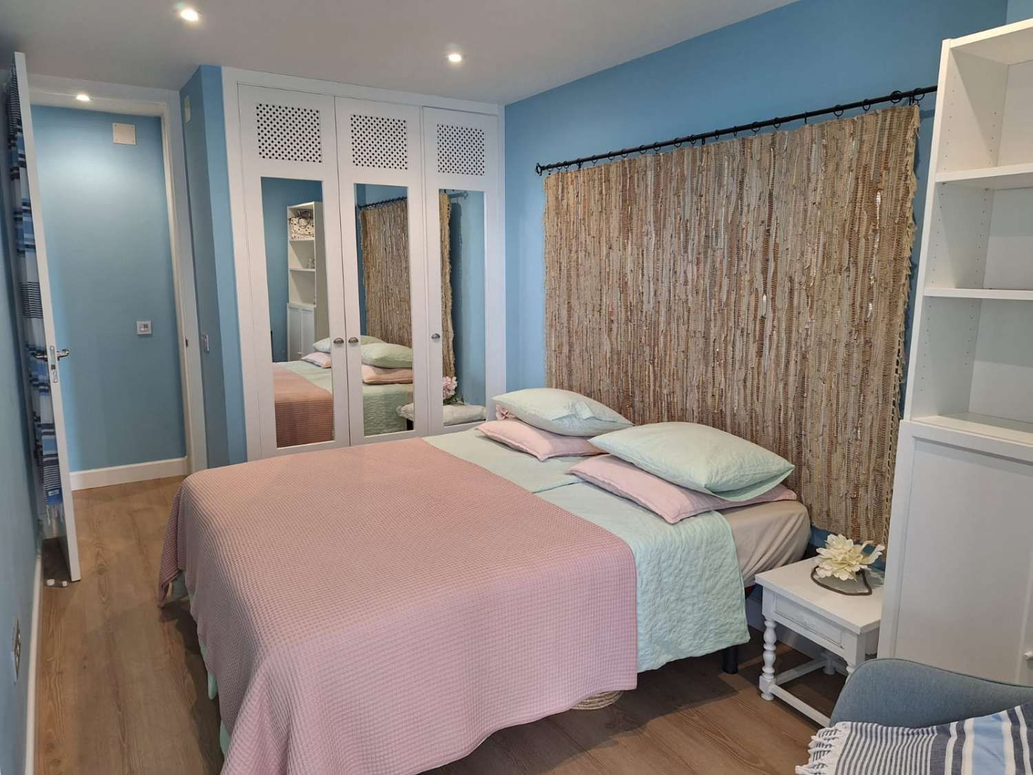 VAKKER LEILIGHET MED HAVUTSIKT TIL SALGS I ARROYO DE LA MIEL (BENALMADENA)