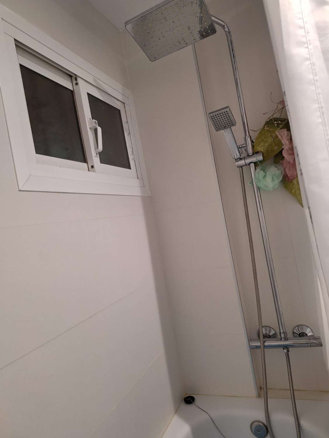 VAKKER LEILIGHET MED HAVUTSIKT TIL SALGS I ARROYO DE LA MIEL (BENALMADENA)