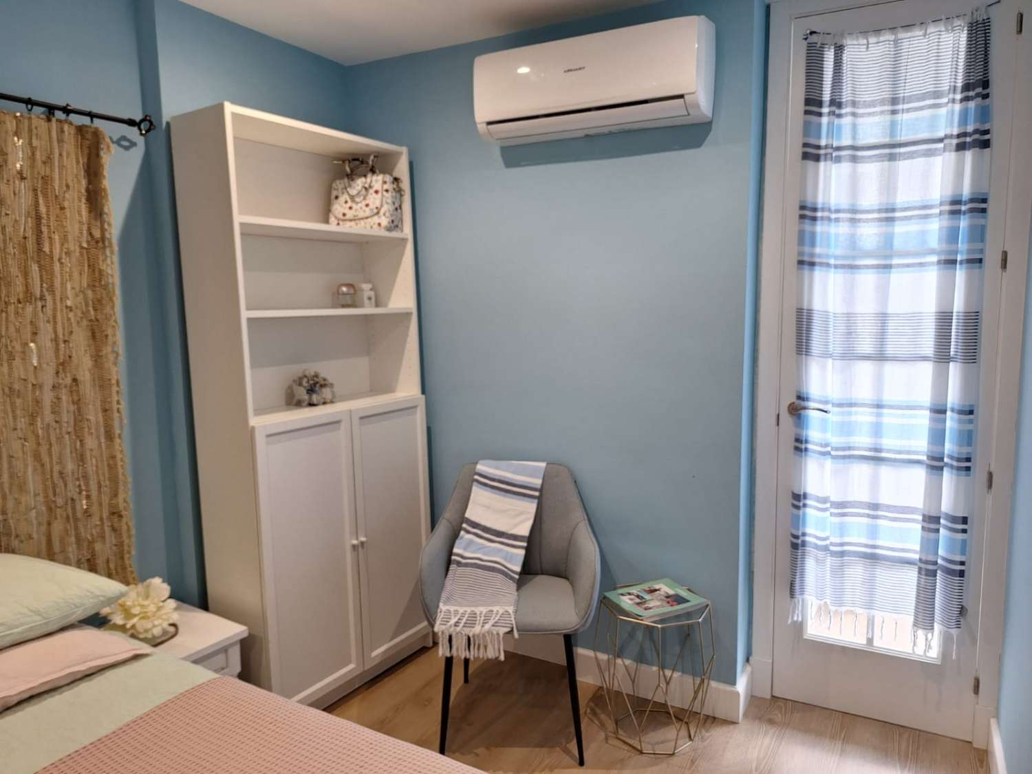 VAKKER LEILIGHET MED HAVUTSIKT TIL SALGS I ARROYO DE LA MIEL (BENALMADENA)