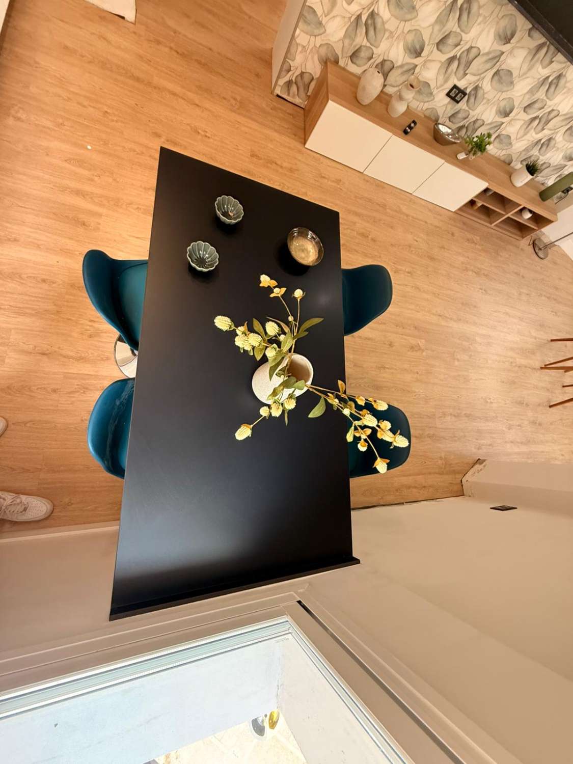 SE ALQUILA DE 1.10.25-31.5.26 BONITO APARTAMENTO TOTAMENTE REFORMADO EN CENTRO DE TORREMOLINOS