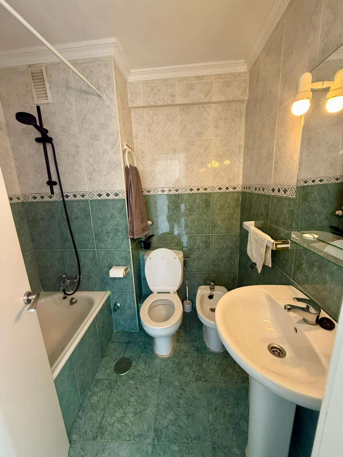 SE ALQUILA HASTA  30.06.26 y DESDE 1.09.26-30.6.27  BONITO APARTAMENTO DE 1 DORMITORIO EN ARROYO DE LA MIEL (BENALMADENA)
