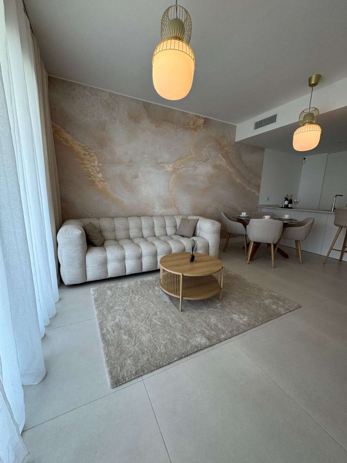 LARGA TEMPORADA-SE ALQUILA DESDE AHORA PRECIOSO APARTAMENTO EN URBANIZACIÓN DE LUJO, FUENGIROLA.