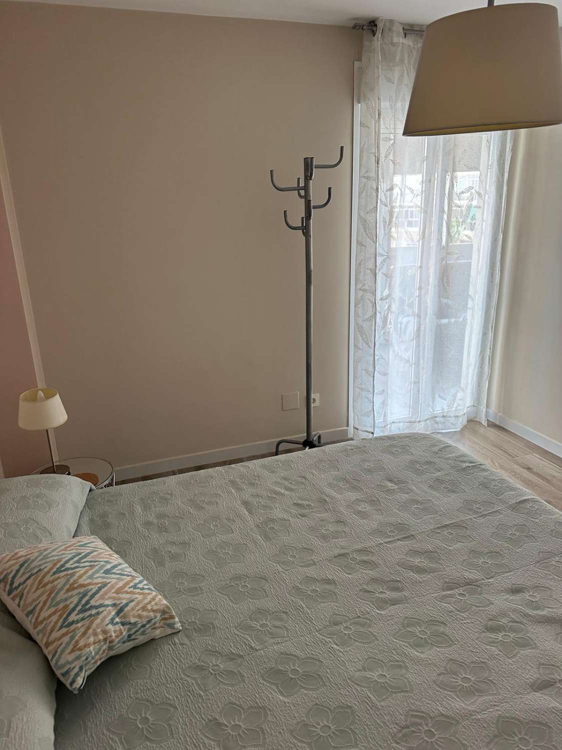 SE ALQUILA DESDE AHORA HASTA 30.6.26 BONITO APARTAMENTO EN  TORREMOLINOS CENTRO