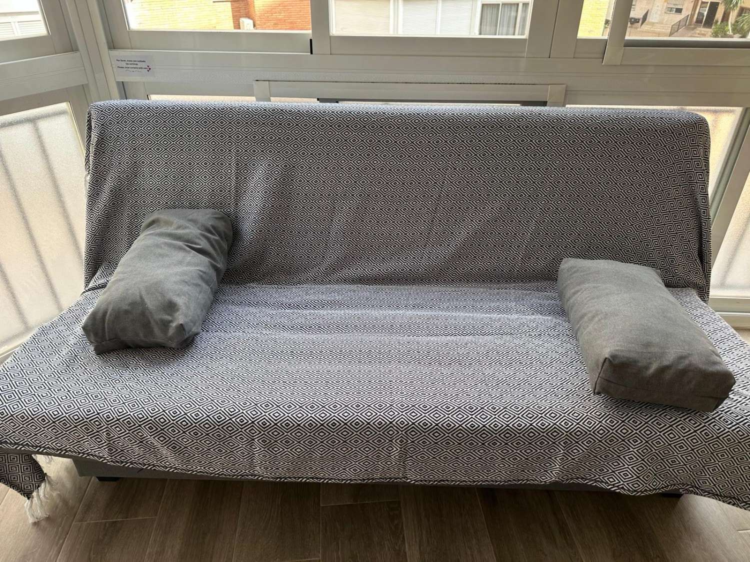 SE ALQUILA DESDE AHORA HASTA 30.6.26 BONITO APARTAMENTO EN  TORREMOLINOS CENTRO