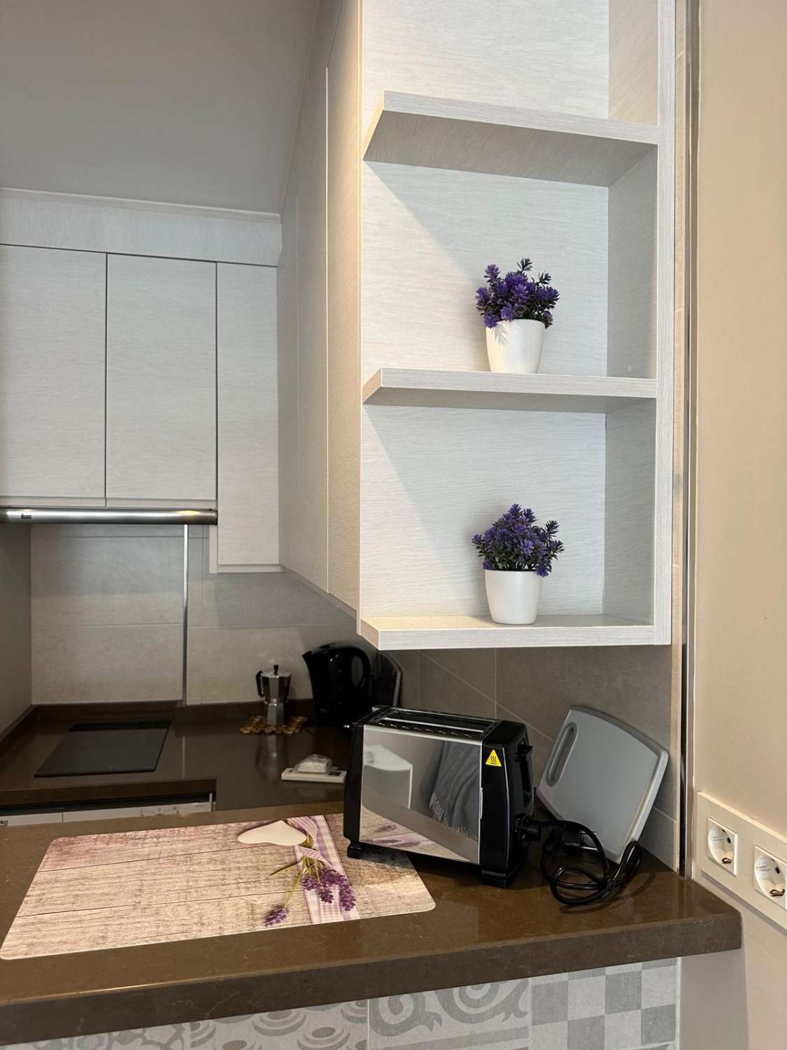 SE ALQUILA DESDE AHORA HASTA 30.6.26 BONITO APARTAMENTO EN  TORREMOLINOS CENTRO