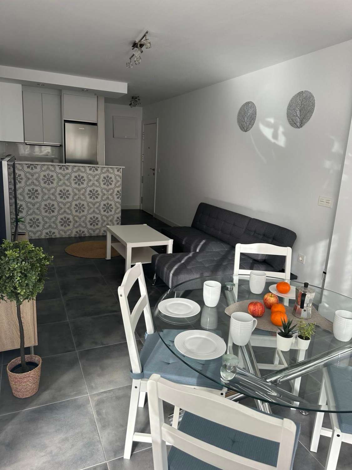SE ALQUILA DESDE AHORA HASTA 30.6.26 BONITO APARTAMENTO EN  TORREMOLINOS CENTRO