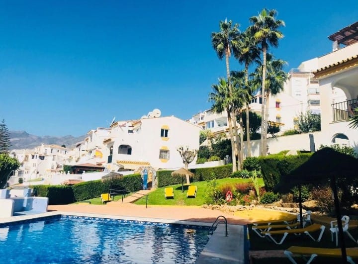 SE ALQUILA  DESDE 4.3.26 HASTA 30.6.26 Y DESDE 01/09/2026 - 30/06/2027 PRECIOSO APARTAMENTO  EN BENALMADENA