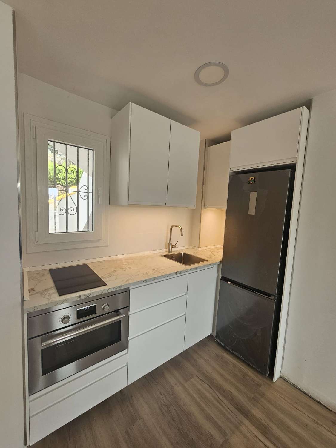 SE ALQUILA  DESDE 4.3.26 HASTA 30.6.26 Y DESDE 01/09/2026 - 30/06/2027 PRECIOSO APARTAMENTO  EN BENALMADENA