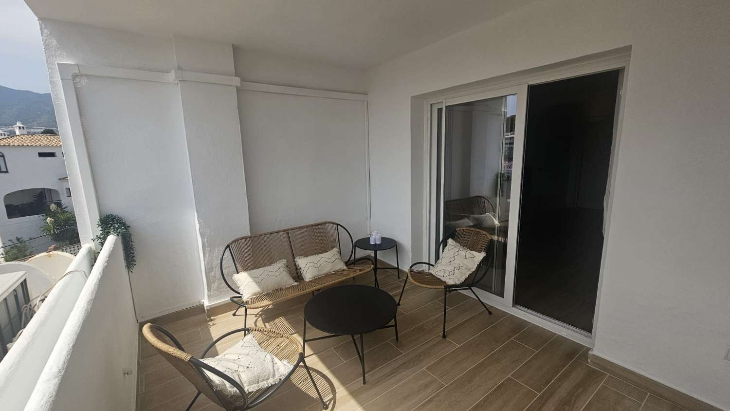 SE ALQUILA  DESDE 4.3.26 HASTA 30.6.26 Y DESDE 01/09/2026 - 30/06/2027 PRECIOSO APARTAMENTO  EN BENALMADENA