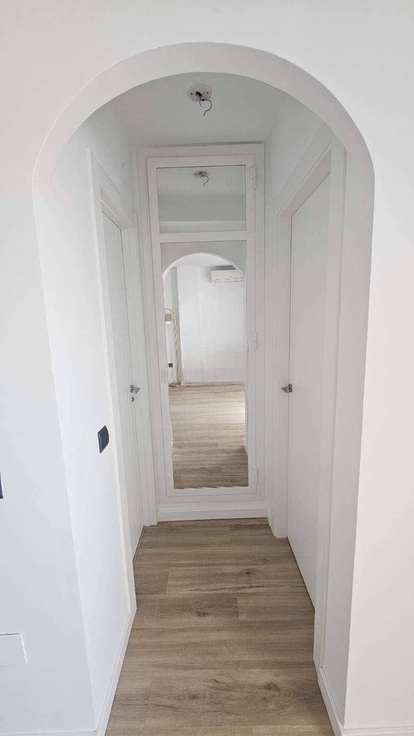 SE ALQUILA  DESDE 4.3.26 HASTA 30.6.26 Y DESDE 01/09/2026 - 30/06/2027 PRECIOSO APARTAMENTO  EN BENALMADENA