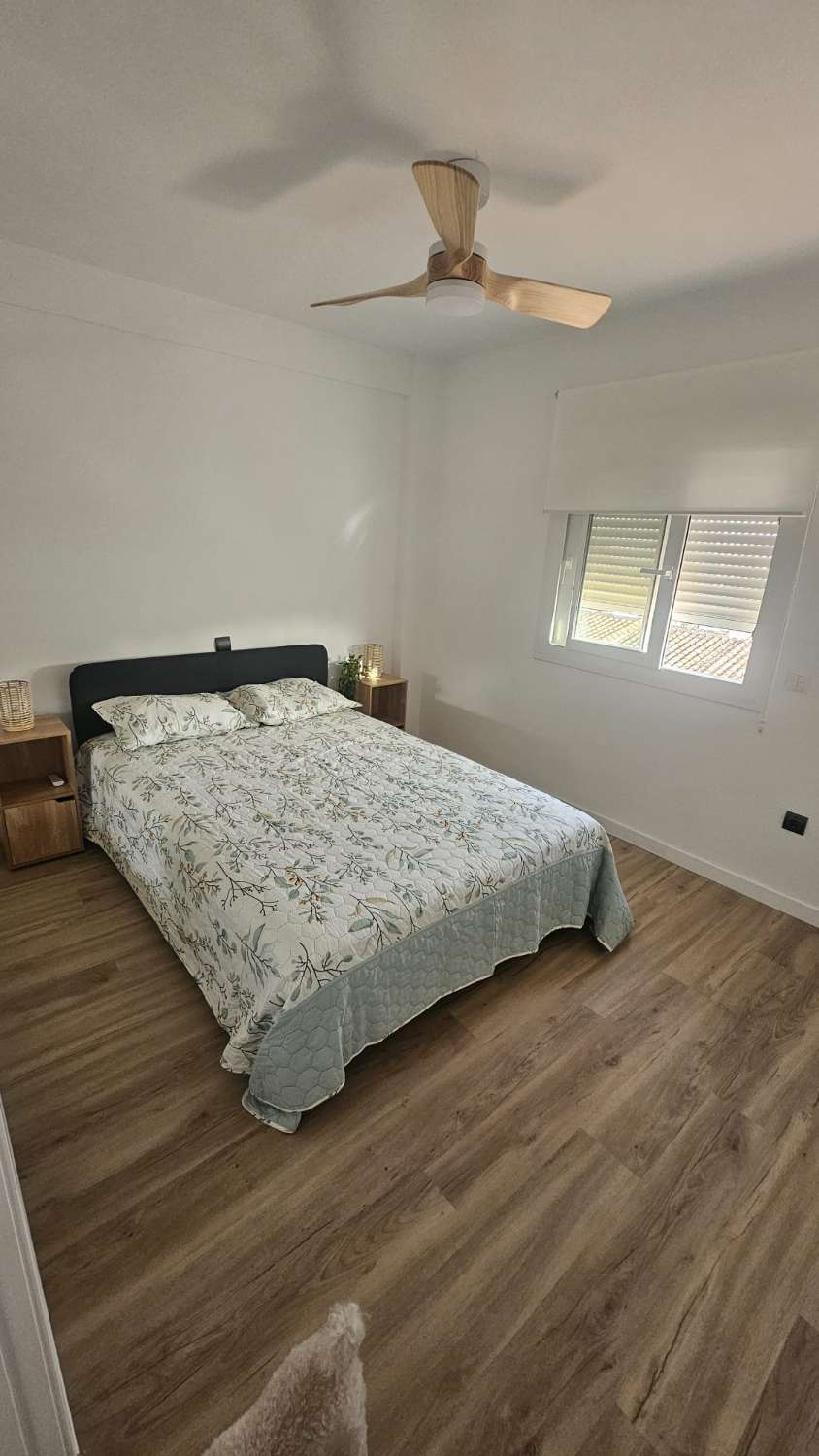 SE ALQUILA  DESDE 4.3.26 HASTA 30.6.26 Y DESDE 01/09/2026 - 30/06/2027 PRECIOSO APARTAMENTO  EN BENALMADENA